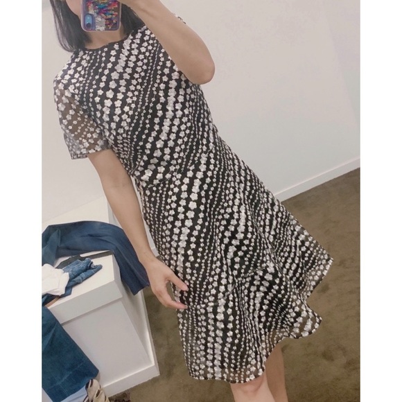 NWT Michael Michael Kors Embroiled Floral Dress Classic Black White 0 - Picture 3 of 8
